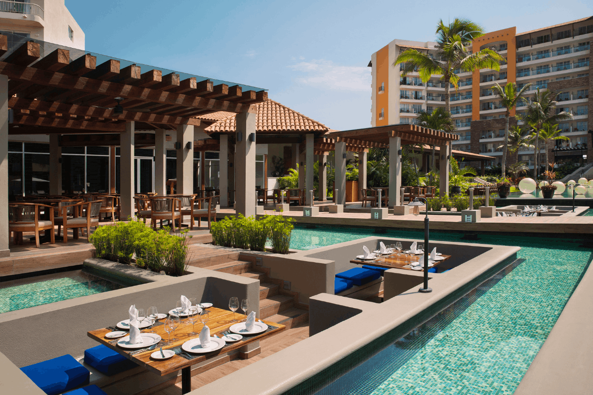 Comedor frente al mar en Krystal Grand Nuevo Vallarta.